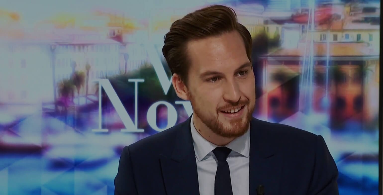 Jérôme Freani smiling during a television interview on the set of France 3 Corse ViaStella's programme Via Nova